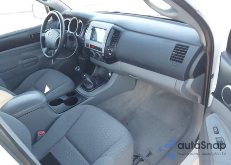 2011 Toyota Tacoma z USA, uszkodzony, nr VIN 5TFUX4EN3BX005566